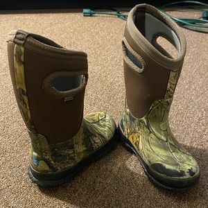 Bogs Realtree Boys Size 12 Waterproof Camo Fall/Winter Boots
